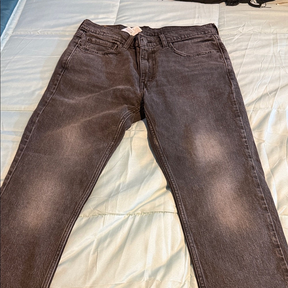 Levi's Women's Straight Leg Jeans in Dark Gray
